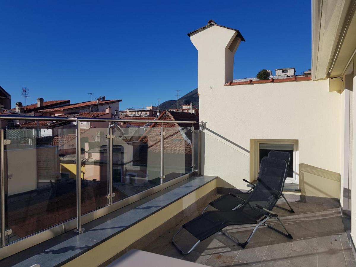 Casaviva - Casa Vacanze A Ceriale Con Terrazza Екстер'єр фото